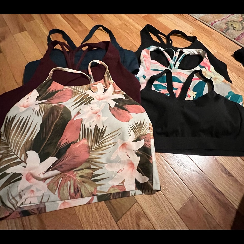 Old navy sports bra bundle!!